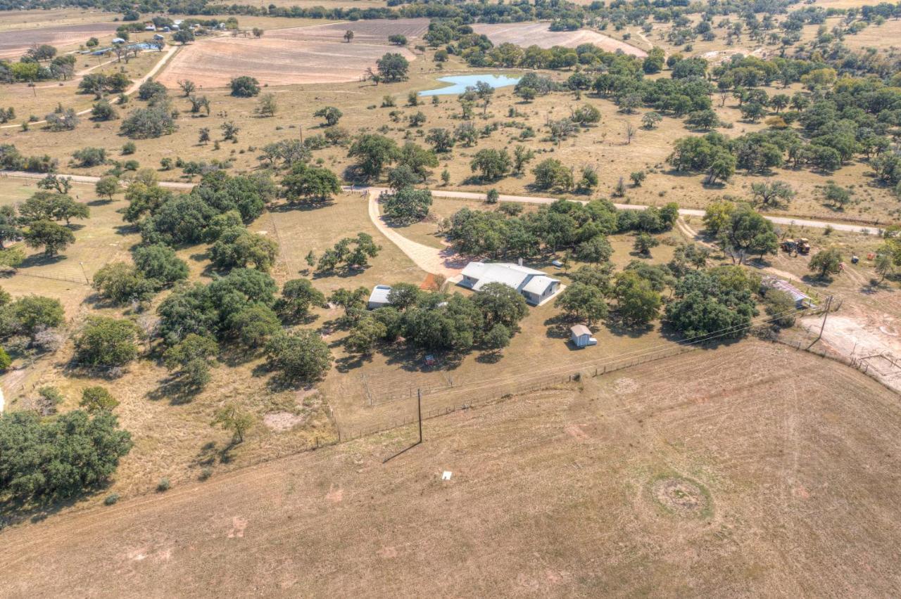 Grey Haus Casita-Peaceful Hill Country Views! Villa Fredericksburg Eksteriør bilde